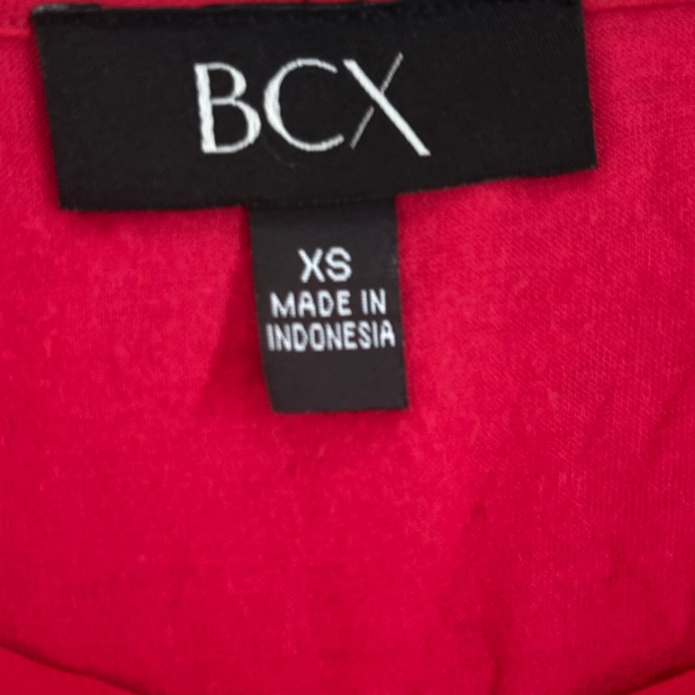 Red blouse. - Picture 3 of 3